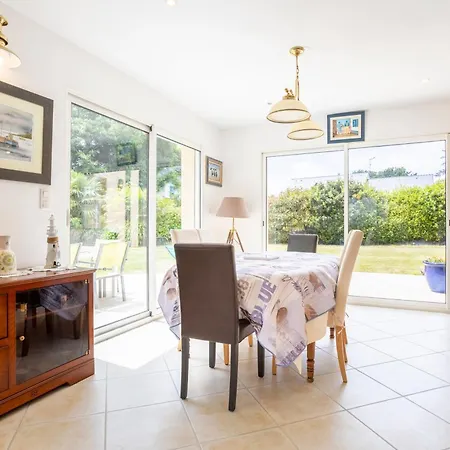 Spacieuse Maison A 200m De La Holiday home