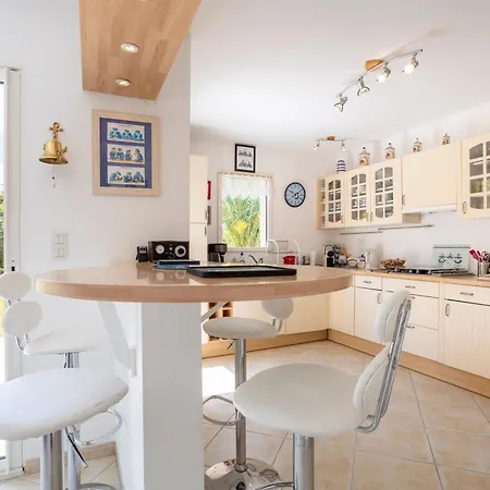 Holiday home Spacieuse Maison A 200m De La *